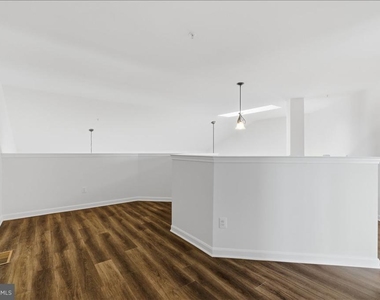 1304 Garden Wall Circle - Photo Thumbnail 17