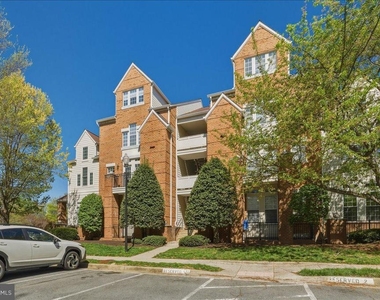 1304 Garden Wall Circle - Photo Thumbnail 1