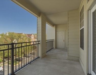 1304 Garden Wall Circle - Photo Thumbnail 21