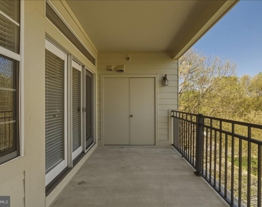 1304 Garden Wall Circle - Photo Thumbnail 22