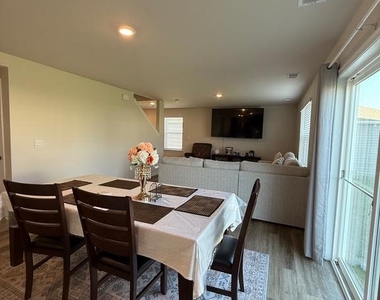 115 Grasmere Street - Photo Thumbnail 7