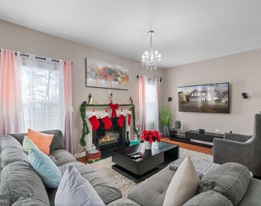 523 Windermere Drive - Photo Thumbnail 14