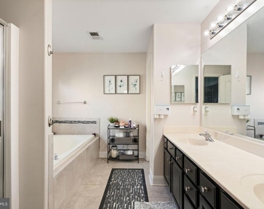 523 Windermere Drive - Photo Thumbnail 28