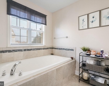 523 Windermere Drive - Photo Thumbnail 26