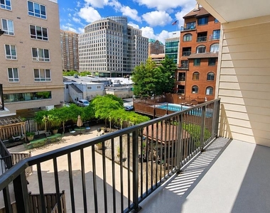 1020 N Stafford Street - Photo Thumbnail 9