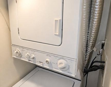 1020 N Stafford Street - Photo Thumbnail 3