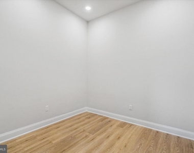 2157 E Lehigh Avenue - Photo Thumbnail 6