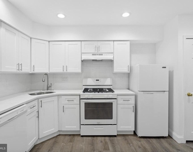 2205 S 20th Street - Photo Thumbnail 5