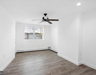 2205 S 20th Street - Photo Thumbnail 3