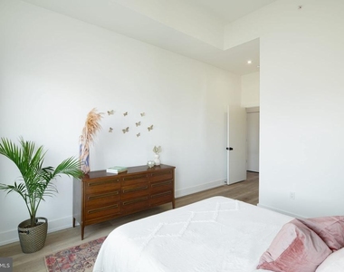 5013 Springfield Avenue - Photo Thumbnail 7