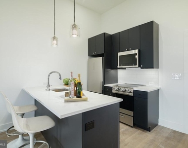 5013 Springfield Avenue - Photo Thumbnail 4