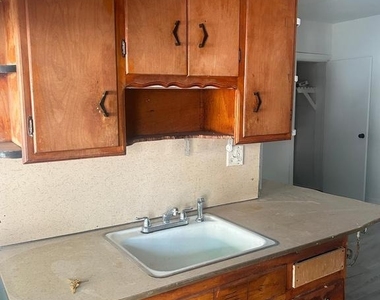 1550 Ruan Street - Photo Thumbnail 10