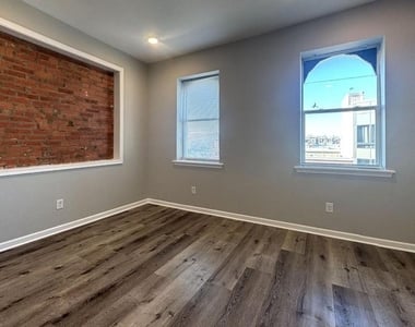 3232 W Berks Street - Photo Thumbnail 4