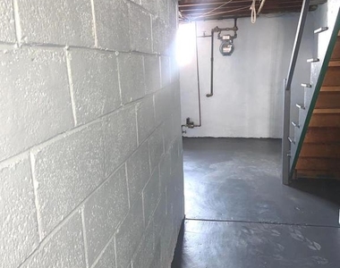 4613 Hartel Avenue - Photo Thumbnail 14