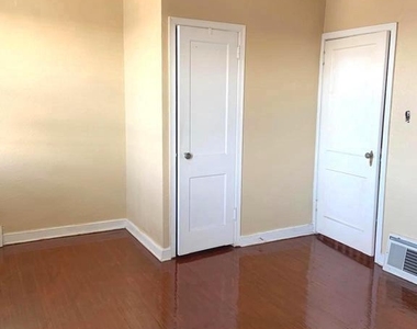 4613 Hartel Avenue - Photo Thumbnail 8