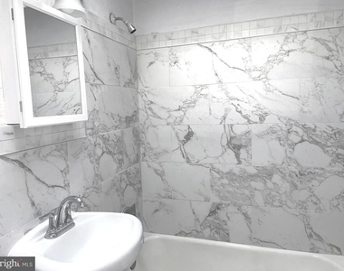 4613 Hartel Avenue - Photo Thumbnail 5