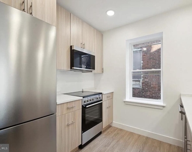 5043 Spruce Street - Photo Thumbnail 2