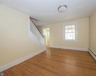 943 Fairview Avenue - Photo Thumbnail 6