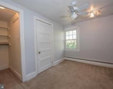 943 Fairview Avenue - Photo Thumbnail 15