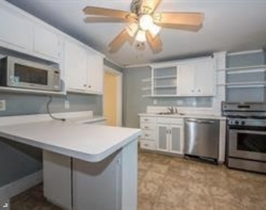 943 Fairview Avenue - Photo Thumbnail 10