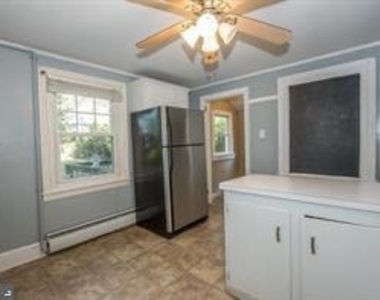 943 Fairview Avenue - Photo Thumbnail 7