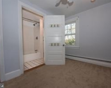 943 Fairview Avenue - Photo Thumbnail 16