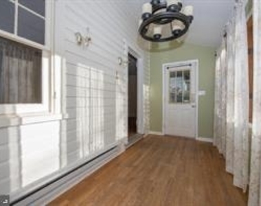 943 Fairview Avenue - Photo Thumbnail 1