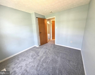 348 Barclay Street - Photo Thumbnail 16