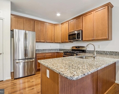 403 Ridgeview Court - Photo Thumbnail 1