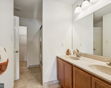 403 Ridgeview Court - Photo Thumbnail 8