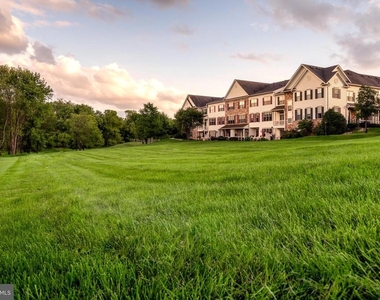 403 Ridgeview Court - Photo Thumbnail 14