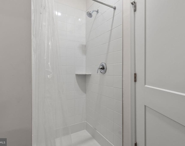 228 Park Ln - Photo Thumbnail 16