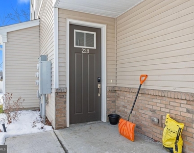 228 Park Ln - Photo Thumbnail 20
