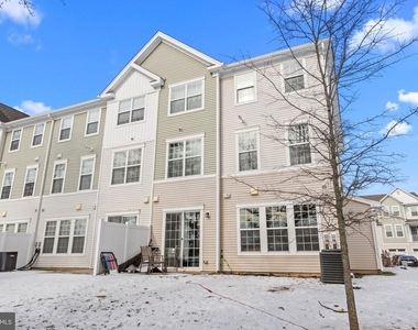 228 Park Ln - Photo Thumbnail 24