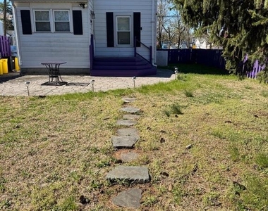 700 Schiller Avenue - Photo Thumbnail 24
