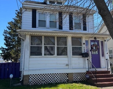 700 Schiller Avenue - Photo Thumbnail 1