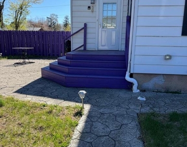 700 Schiller Avenue - Photo Thumbnail 25