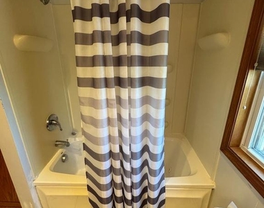 700 Schiller Avenue - Photo Thumbnail 11