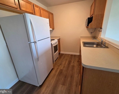 101 Dundee Avenue - Photo Thumbnail 2