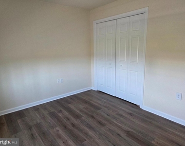 101 Dundee Avenue - Photo Thumbnail 7