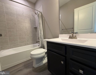 149 Lawndale Drive - Photo Thumbnail 28
