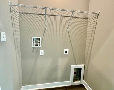 149 Lawndale Drive - Photo Thumbnail 18