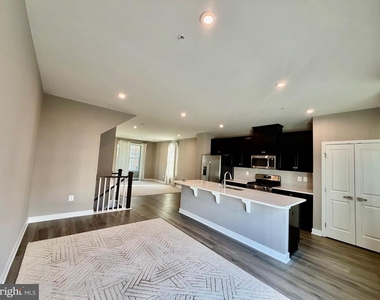 149 Lawndale Drive - Photo Thumbnail 11
