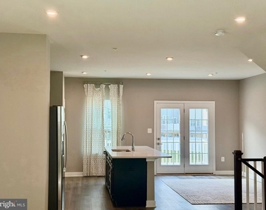 149 Lawndale Drive - Photo Thumbnail 14