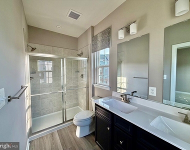 149 Lawndale Drive - Photo Thumbnail 12