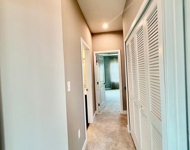149 Lawndale Drive - Photo Thumbnail 19