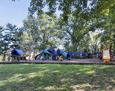 7036 Strathmore Street - Photo Thumbnail 6