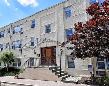 7036 Strathmore Street - Photo Thumbnail 4