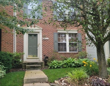 8702 Castlerock Court - Photo Thumbnail 1