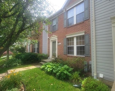 8702 Castlerock Court - Photo Thumbnail 2